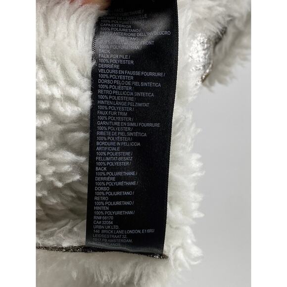 URBAN OUTFITTERS Women's Silver Metallic Faux-Fur Button-Down Coat SZ M - Picture 11 of 12